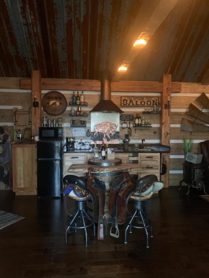 Fox Pass Cabins Bed & Breakfast Hot Springs Exterior photo