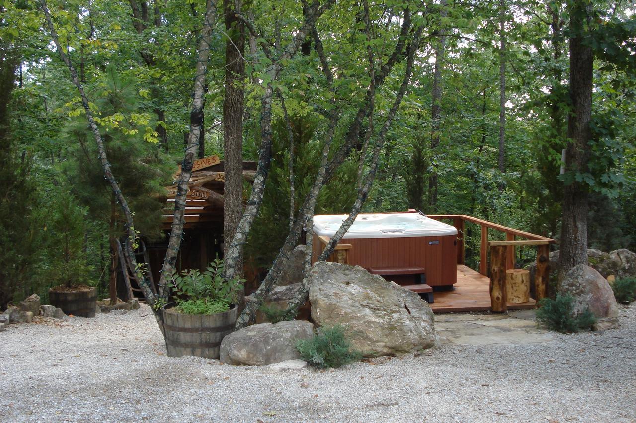 Fox Pass Cabins Bed & Breakfast Hot Springs Exterior photo