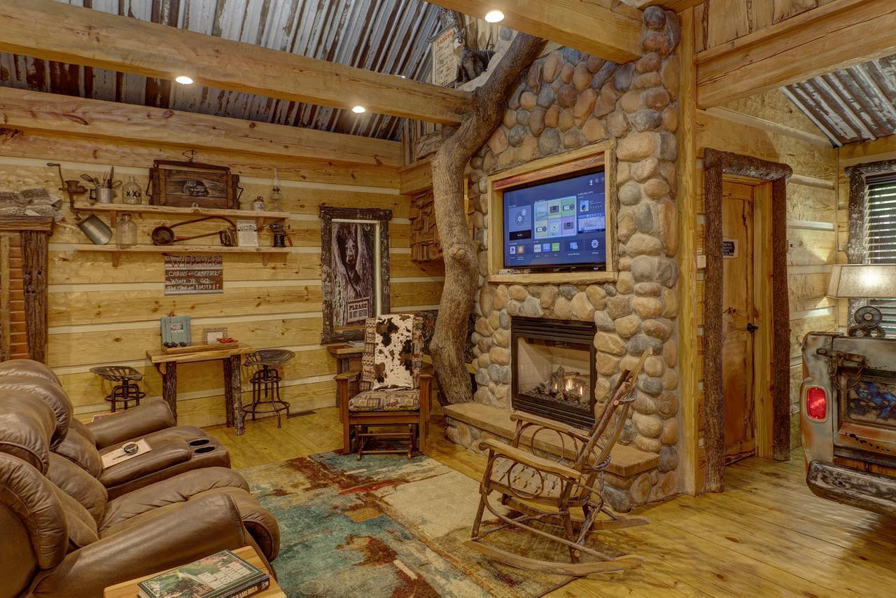 Fox Pass Cabins Bed & Breakfast Hot Springs Exterior photo